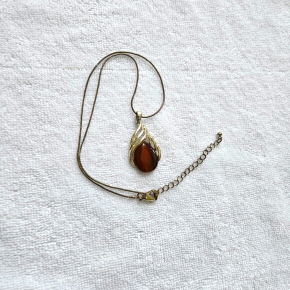 NECKLACE - Amber inspired pendant - Picture 2 of 5